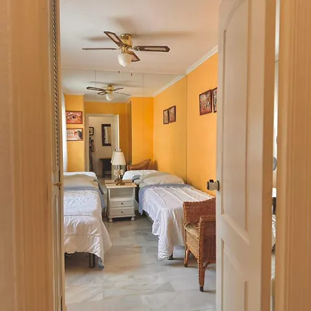 Iso Parveke Merenrannassa 102