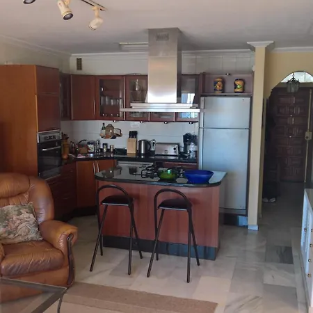 Apartment Iso Parveke Merenrannassa 102