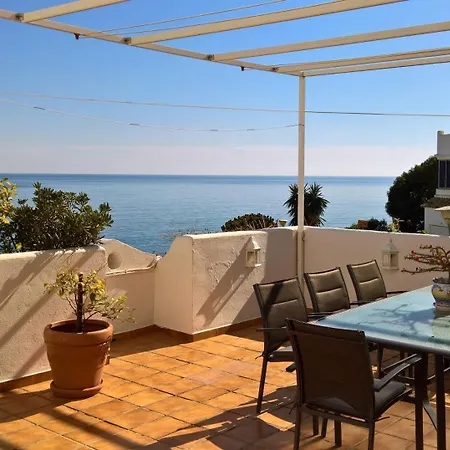 Apartment Iso Parveke Merenrannassa 102